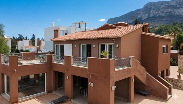 4 bedroom Villa for sale in Dénia with pool garage - € 1,200,000 (Ref: 9202571)