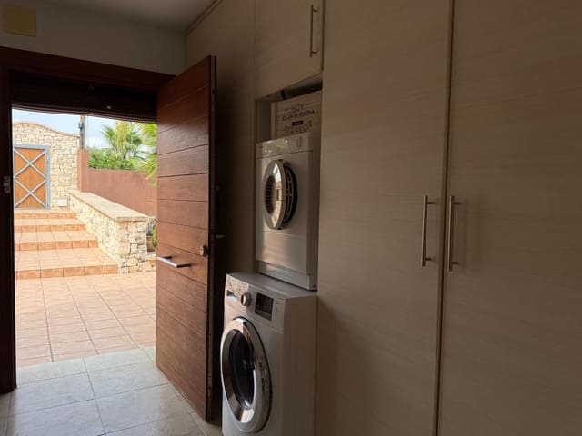 4 bedroom Villa for sale in Dénia with pool garage - € 1,200,000 (Ref: 9202571)