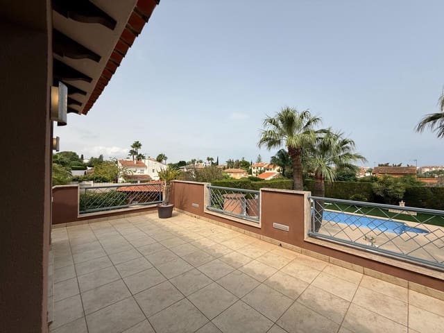 4 bedroom Villa for sale in Dénia with pool garage - € 1,200,000 (Ref: 9202571)
