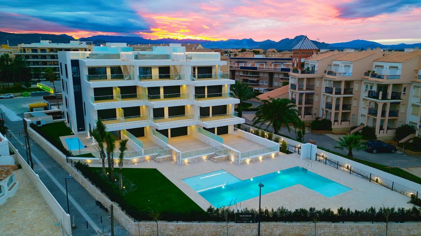 3 soverom Penthouse til salgs i Denia med svømmebasseng garasje - € 3 000 000 (Ref: 9208454)