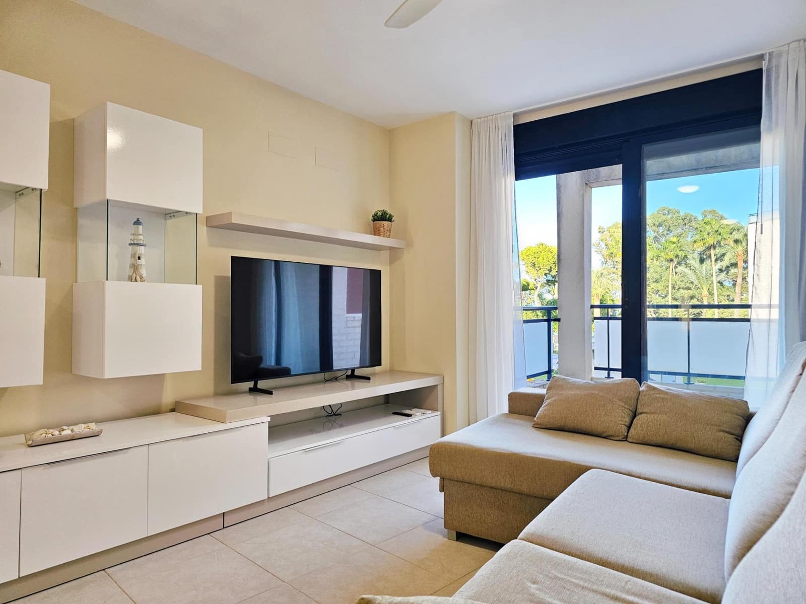 3 bedroom Apartment for rent in Denia with pool garage - € 1,500 (Ref: 9217625)