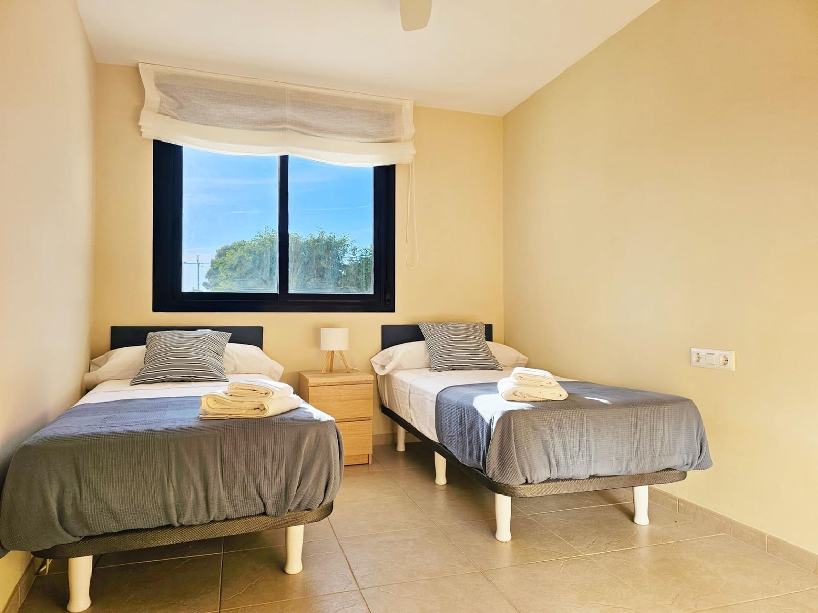 3 bedroom Apartment for rent in Denia with pool garage - € 1,500 (Ref: 9217625)