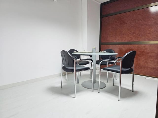 Kontor til leje i El Puerto, Dénia - € 750 (Ref: 9217627)