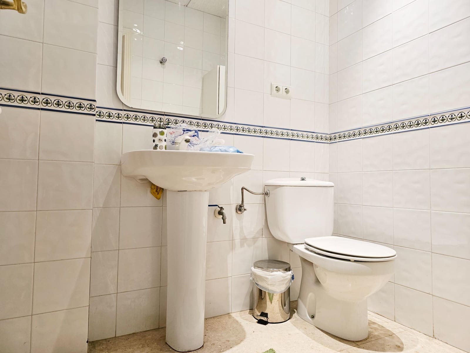 Kontor til leje i Denia - € 750 (Ref: 9217627)