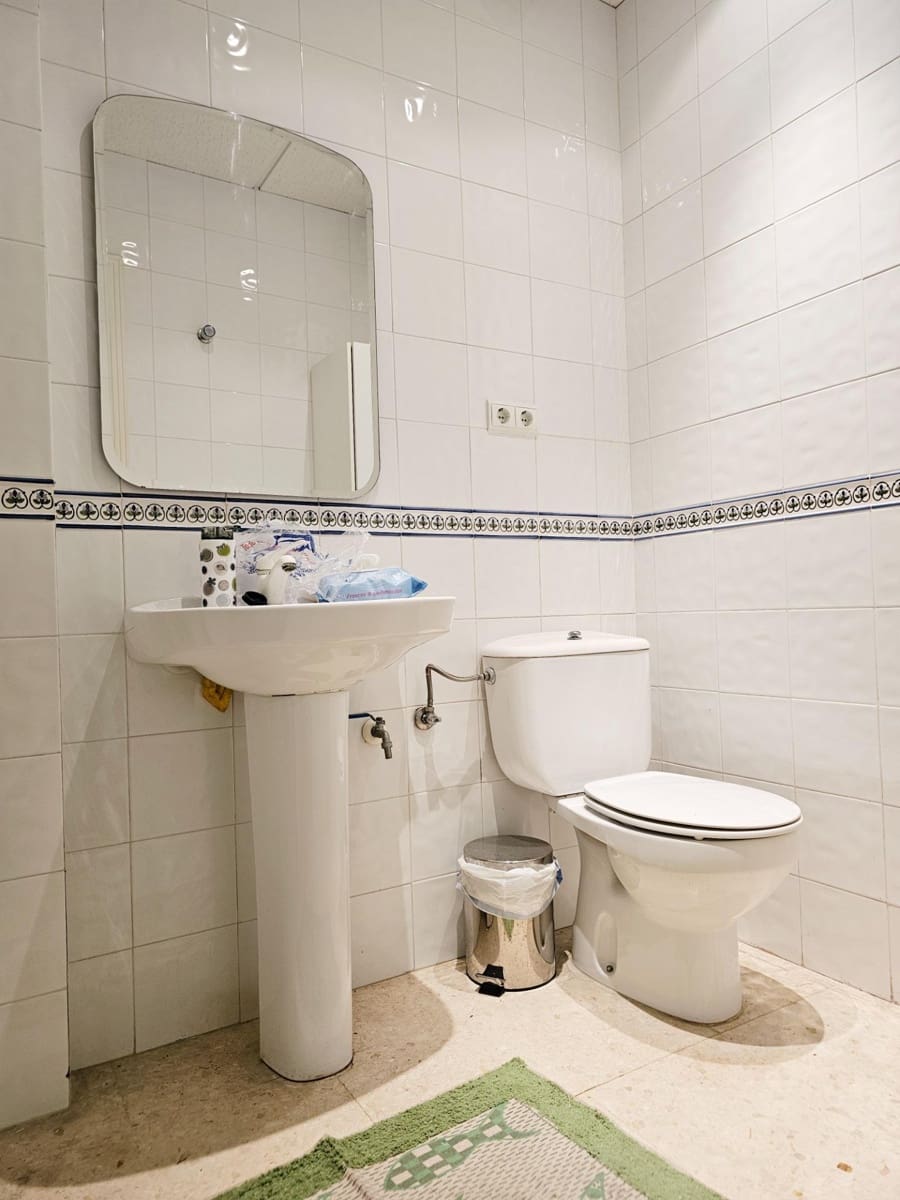 Bureau à louer à Denia - 750 € (Ref: 9217627)