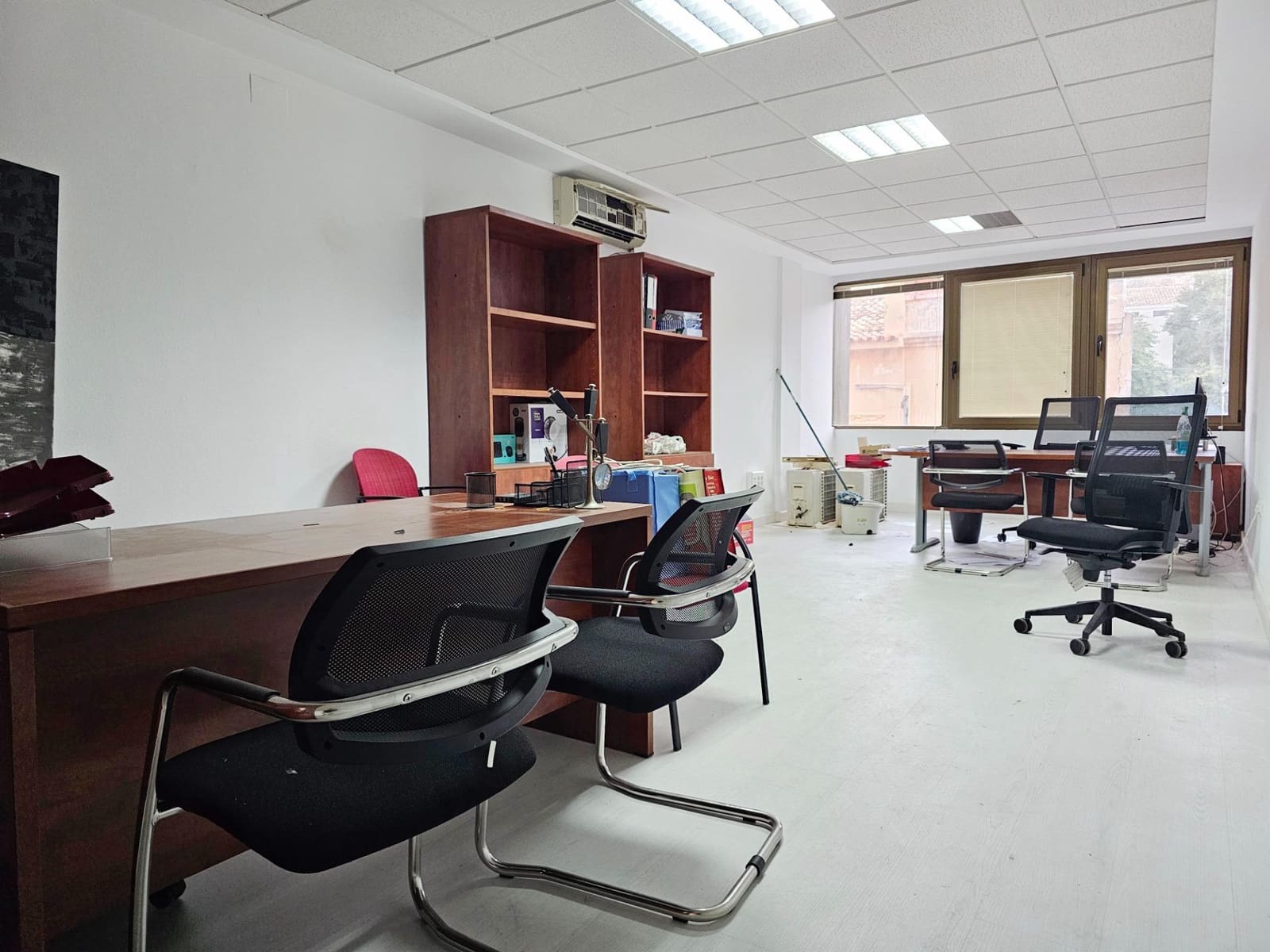 Bureau à louer à Denia - 750 € (Ref: 9217627)