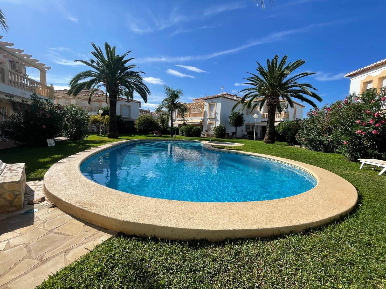 2 slaapkamer Appartement te huur in Denia met zwembad garage - € 850 (Ref: 9226889)