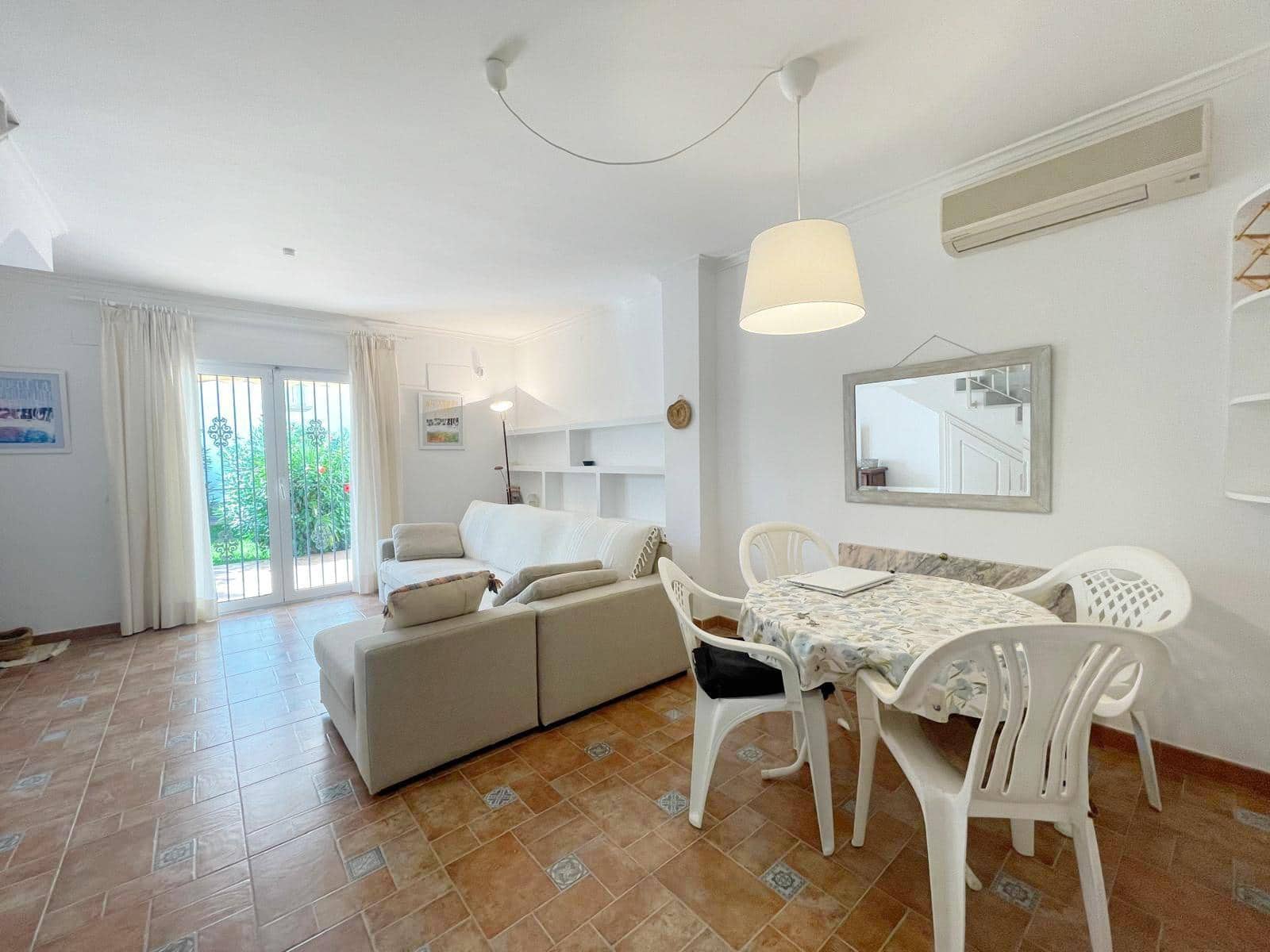 2 slaapkamer Appartement te huur in Denia met zwembad garage - € 850 (Ref: 9226889)