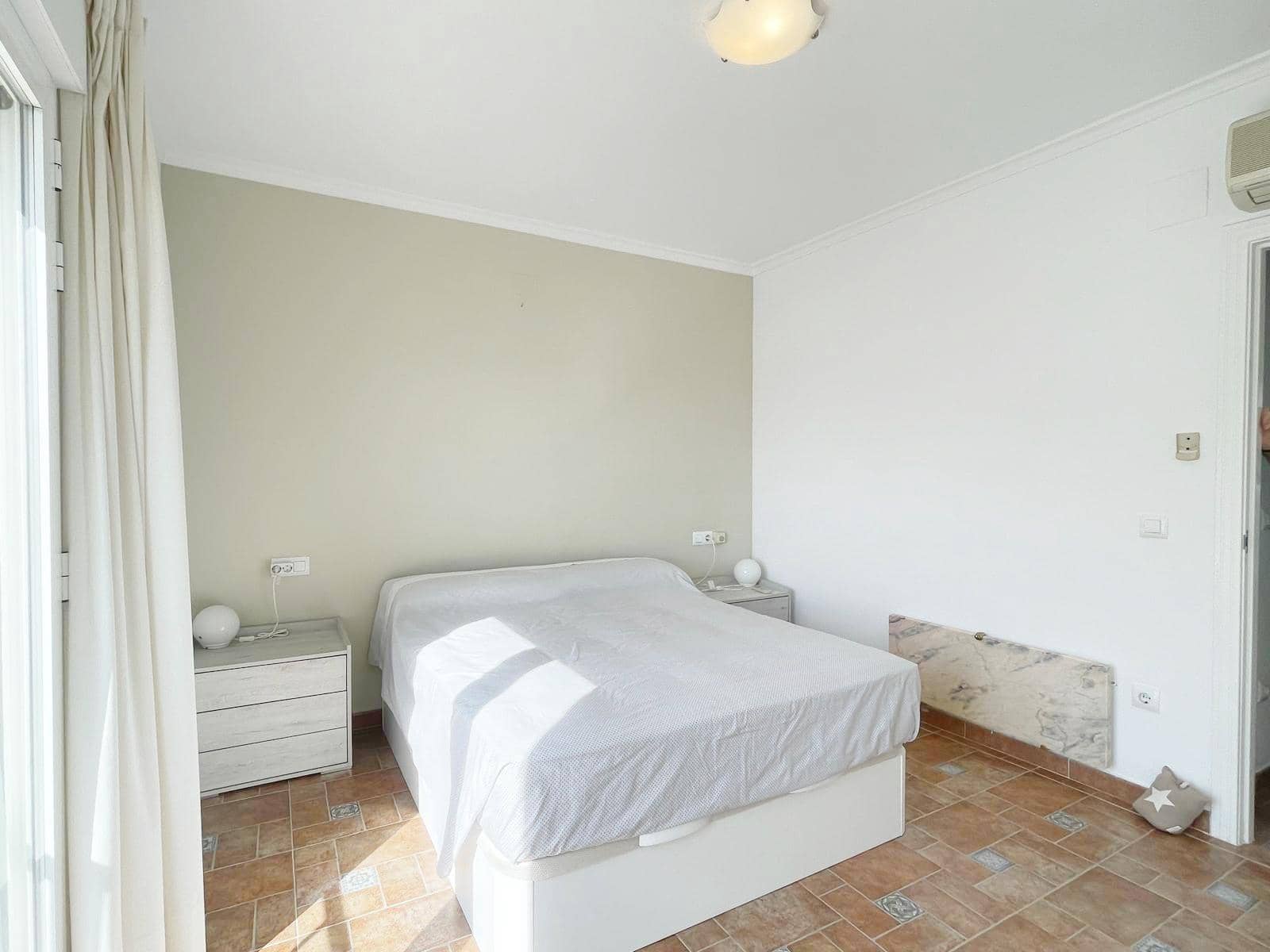 2 slaapkamer Appartement te huur in Denia met zwembad garage - € 850 (Ref: 9226889)