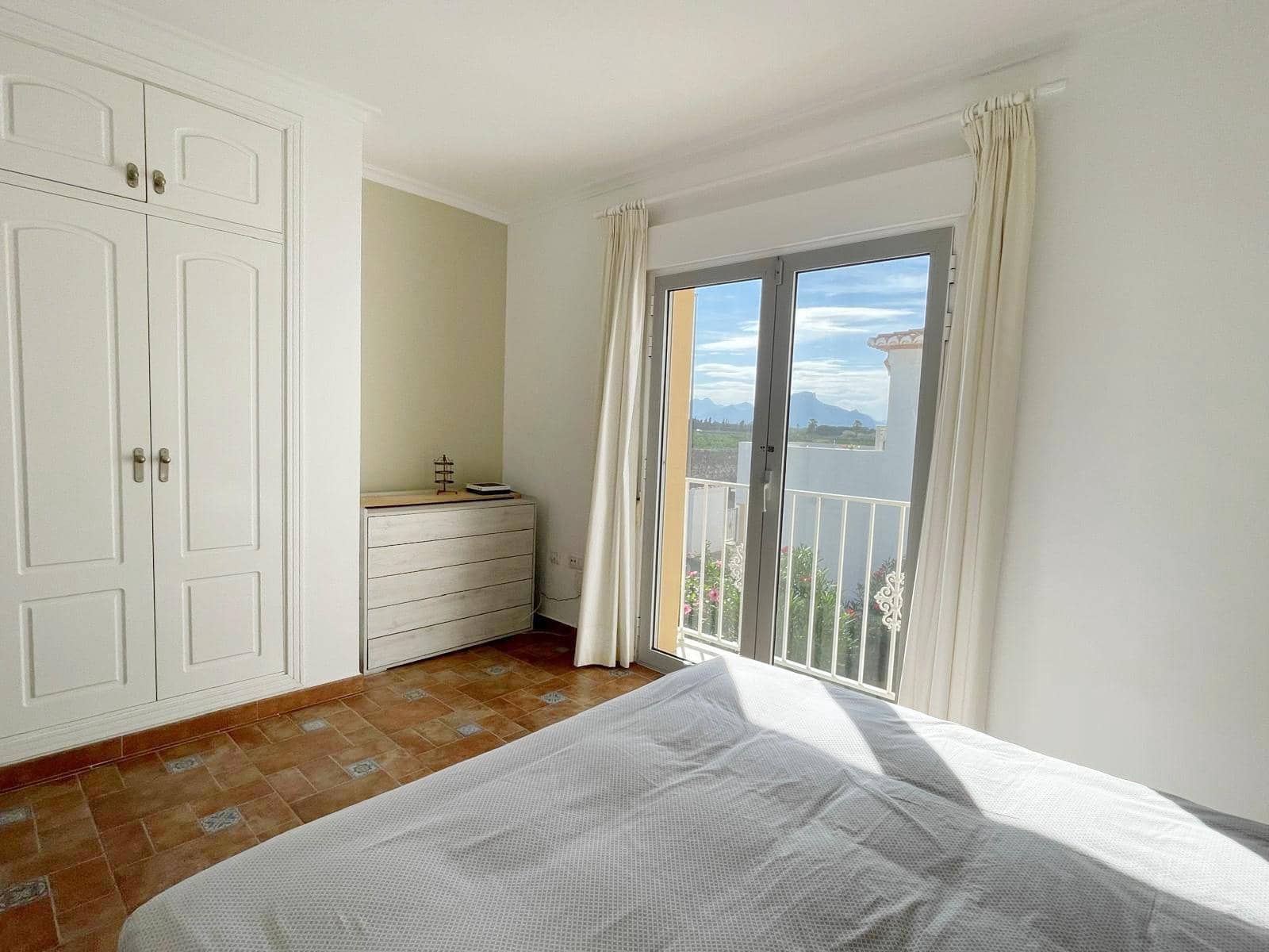 2 slaapkamer Appartement te huur in Denia met zwembad garage - € 850 (Ref: 9226889)