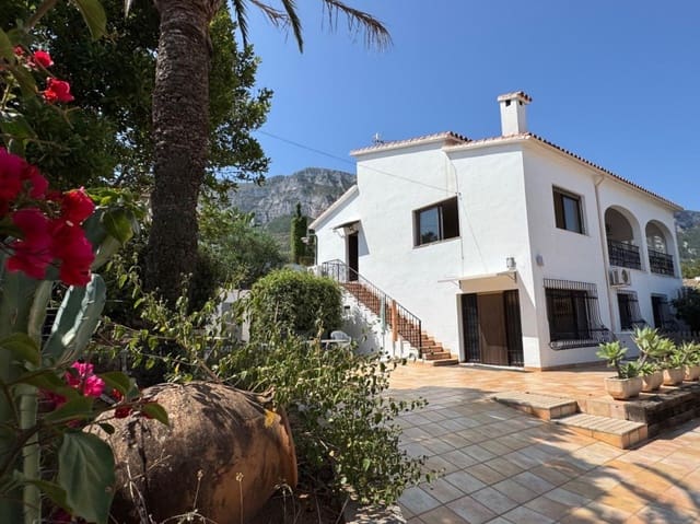 5 soveværelse Villa til salg i El Montgó, Dénia med swimmingpool garage - € 580.000 (Ref: 9226890)