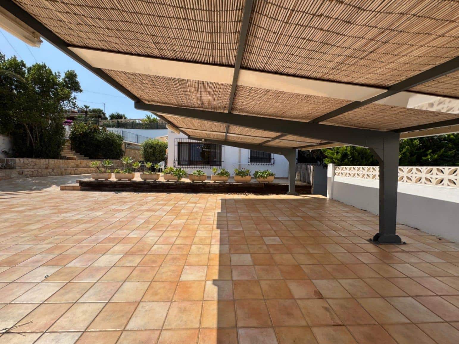5 chambre Villa/Maison à vendre à Denia avec piscine garage - 580 000 € (Ref: 9226890)