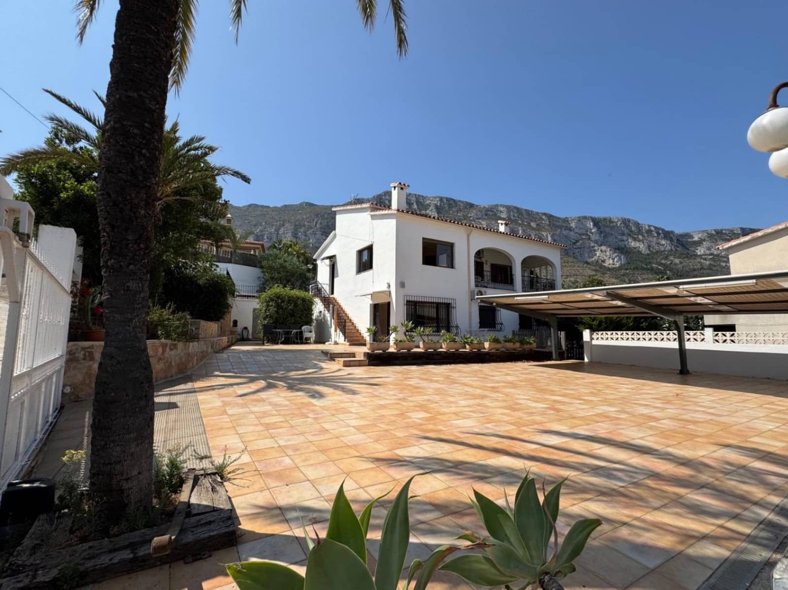 5 bedroom Villa for sale in Denia with pool garage - € 580,000 (Ref: 9226890)