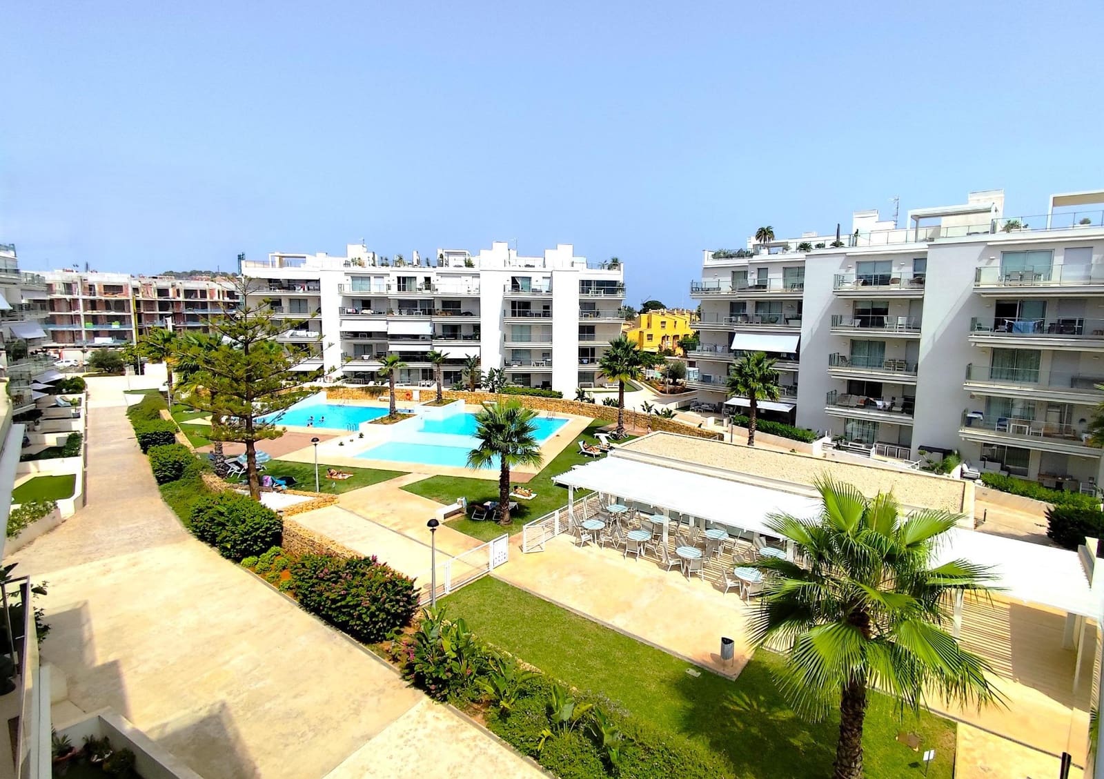 2 bedroom Apartment for sale in Denia with pool - € 399,000 (Ref: 9262766)