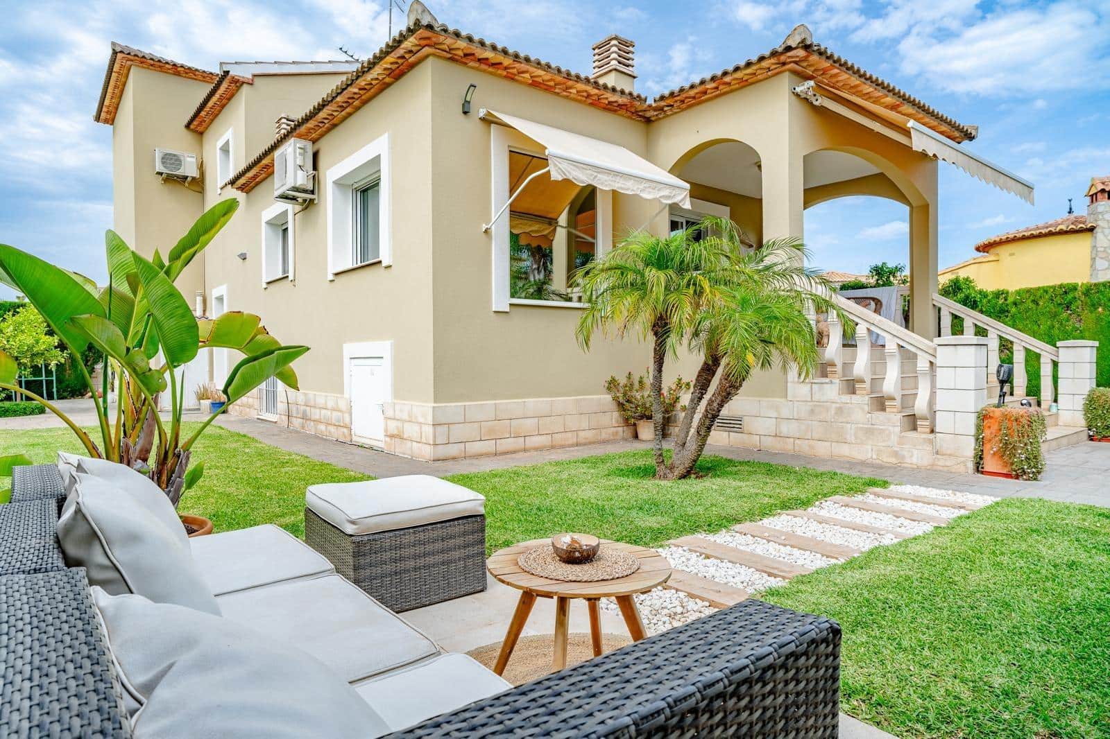 4 soverom Villa til leie i Denia med svømmebasseng garasje - € 2 300 (Ref: 9276484)