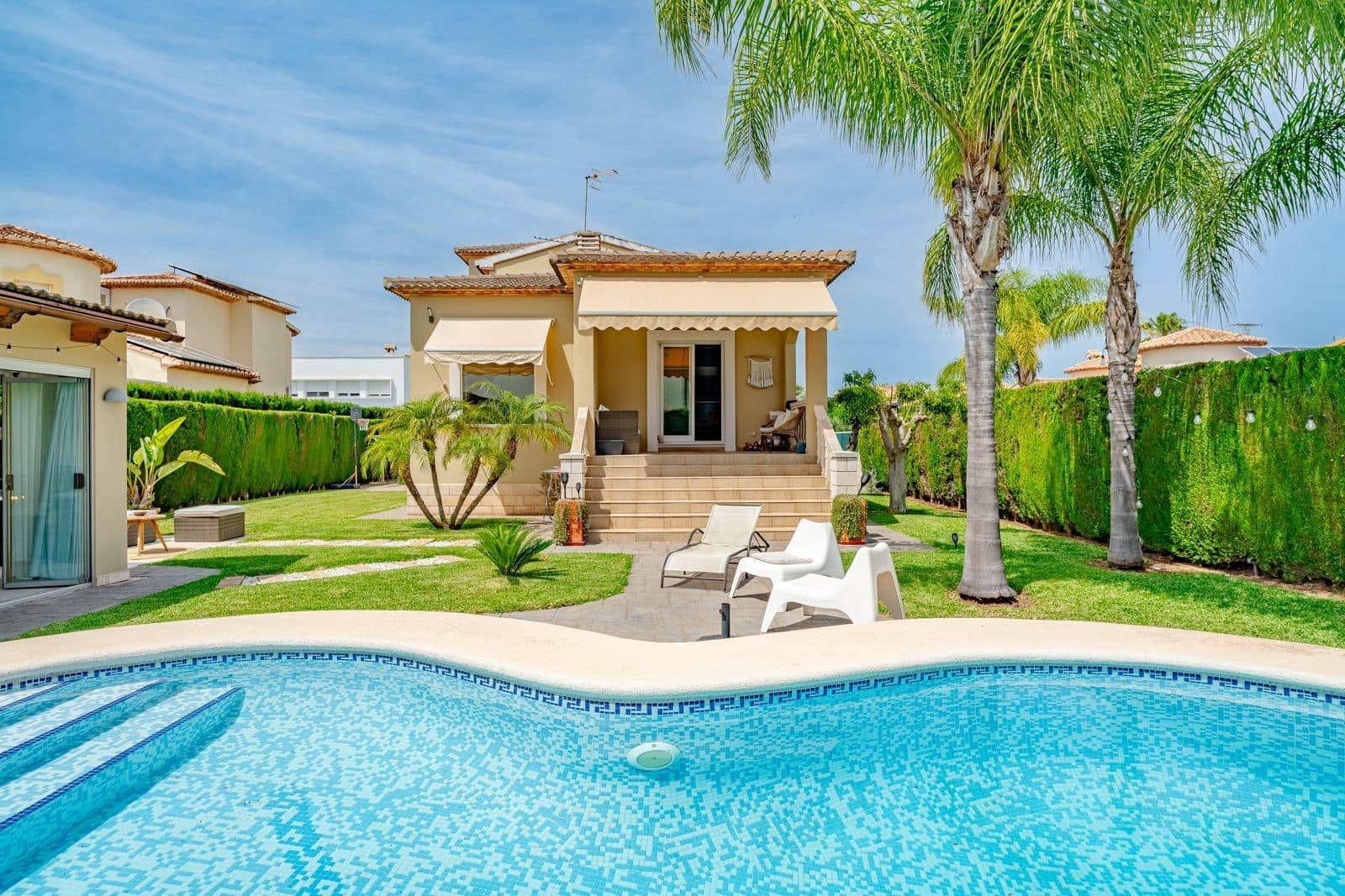 4 soverom Villa til leie i Denia med svømmebasseng garasje - € 2 300 (Ref: 9276484)
