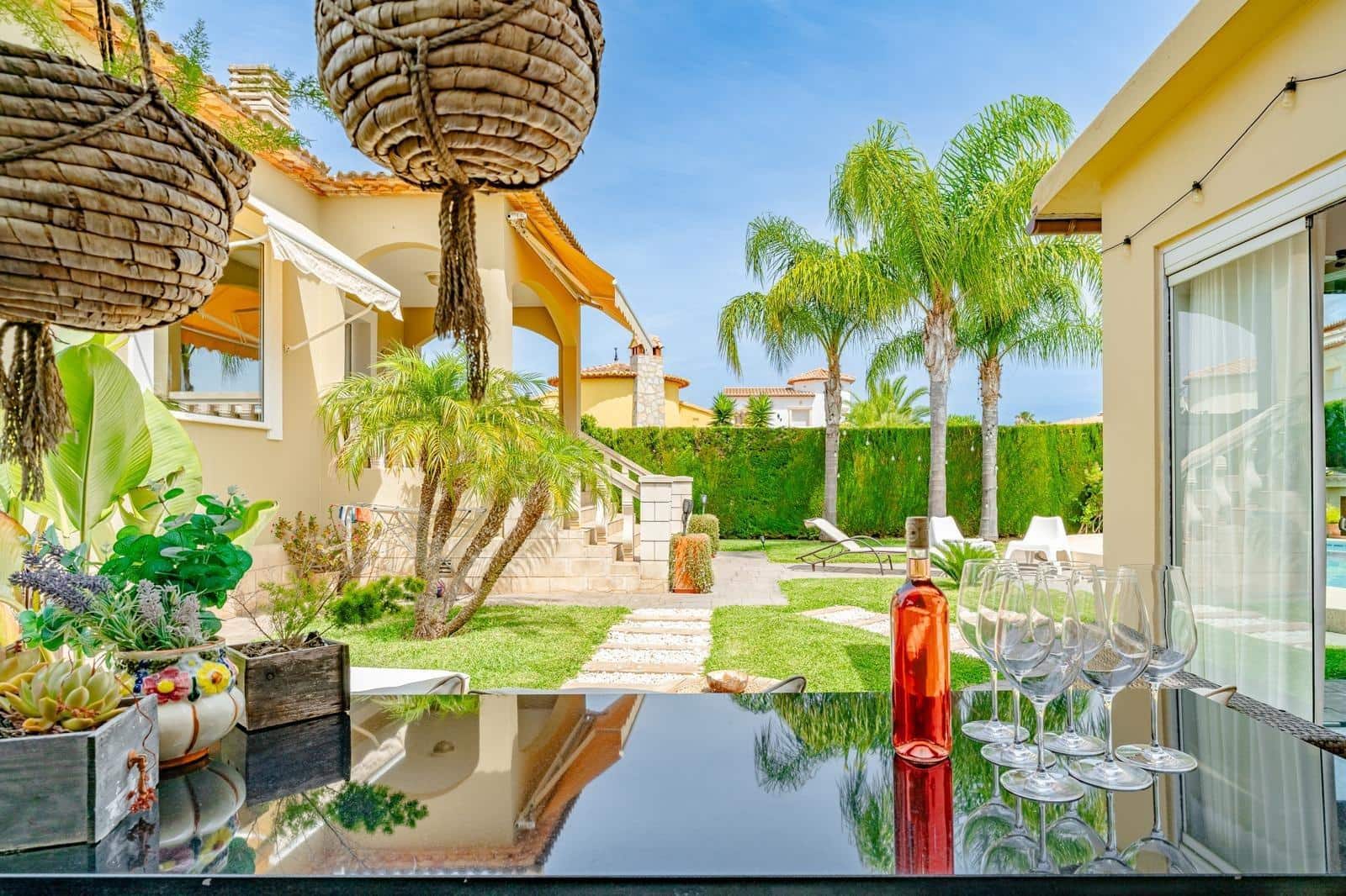4 soverom Villa til leie i Denia med svømmebasseng garasje - € 2 300 (Ref: 9276484)