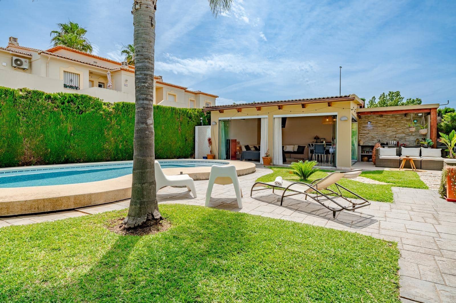 4 soverom Villa til leie i Denia med svømmebasseng garasje - € 2 300 (Ref: 9276484)