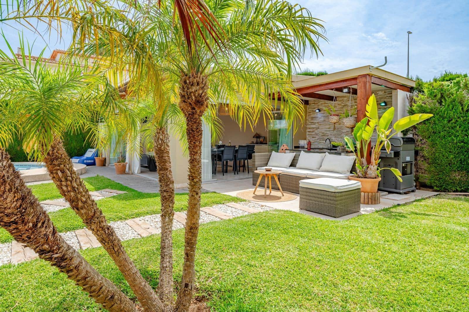 4 soverom Villa til leie i Denia med svømmebasseng garasje - € 2 300 (Ref: 9276484)