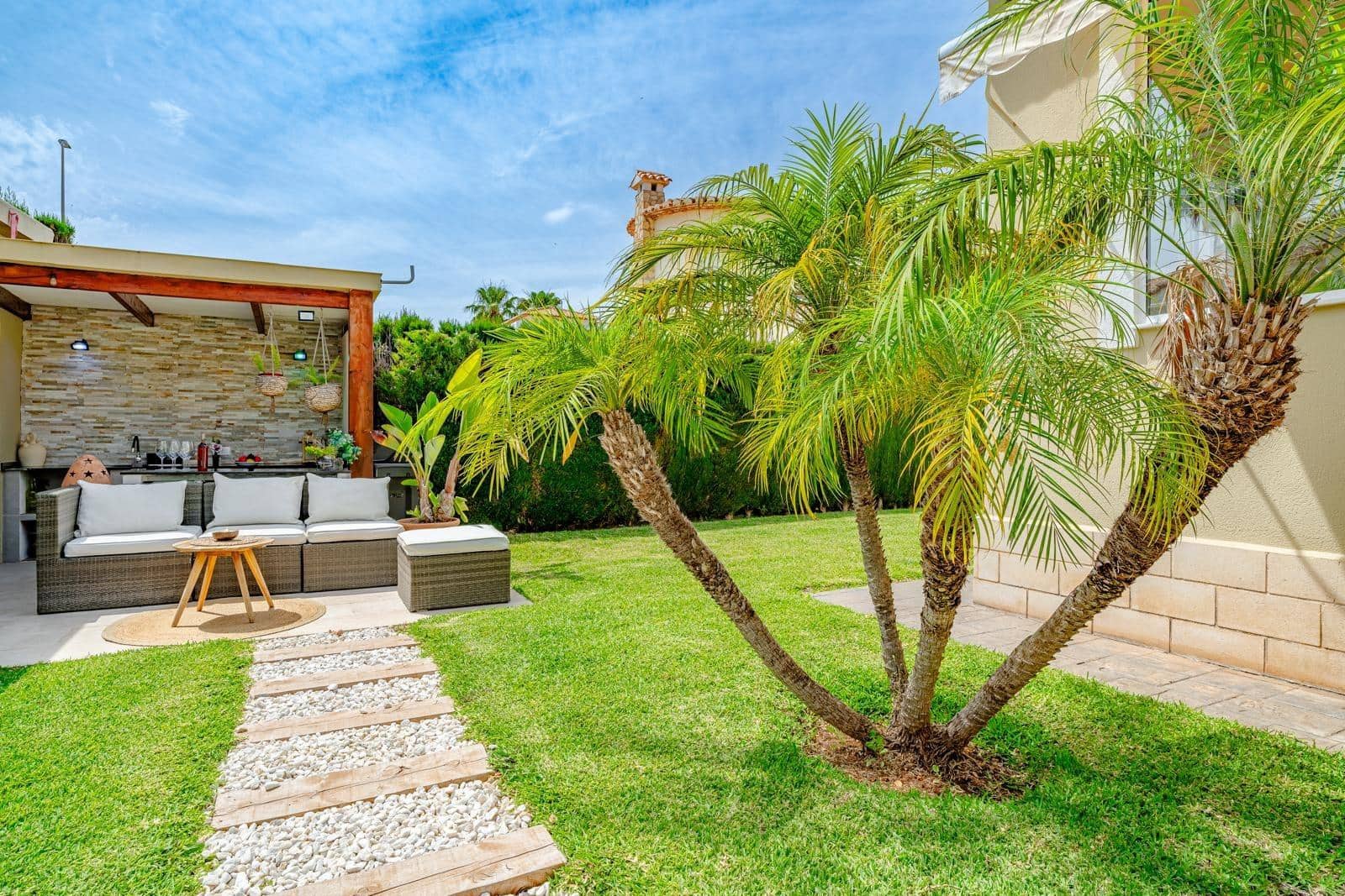 4 soverom Villa til leie i Denia med svømmebasseng garasje - € 2 300 (Ref: 9276484)