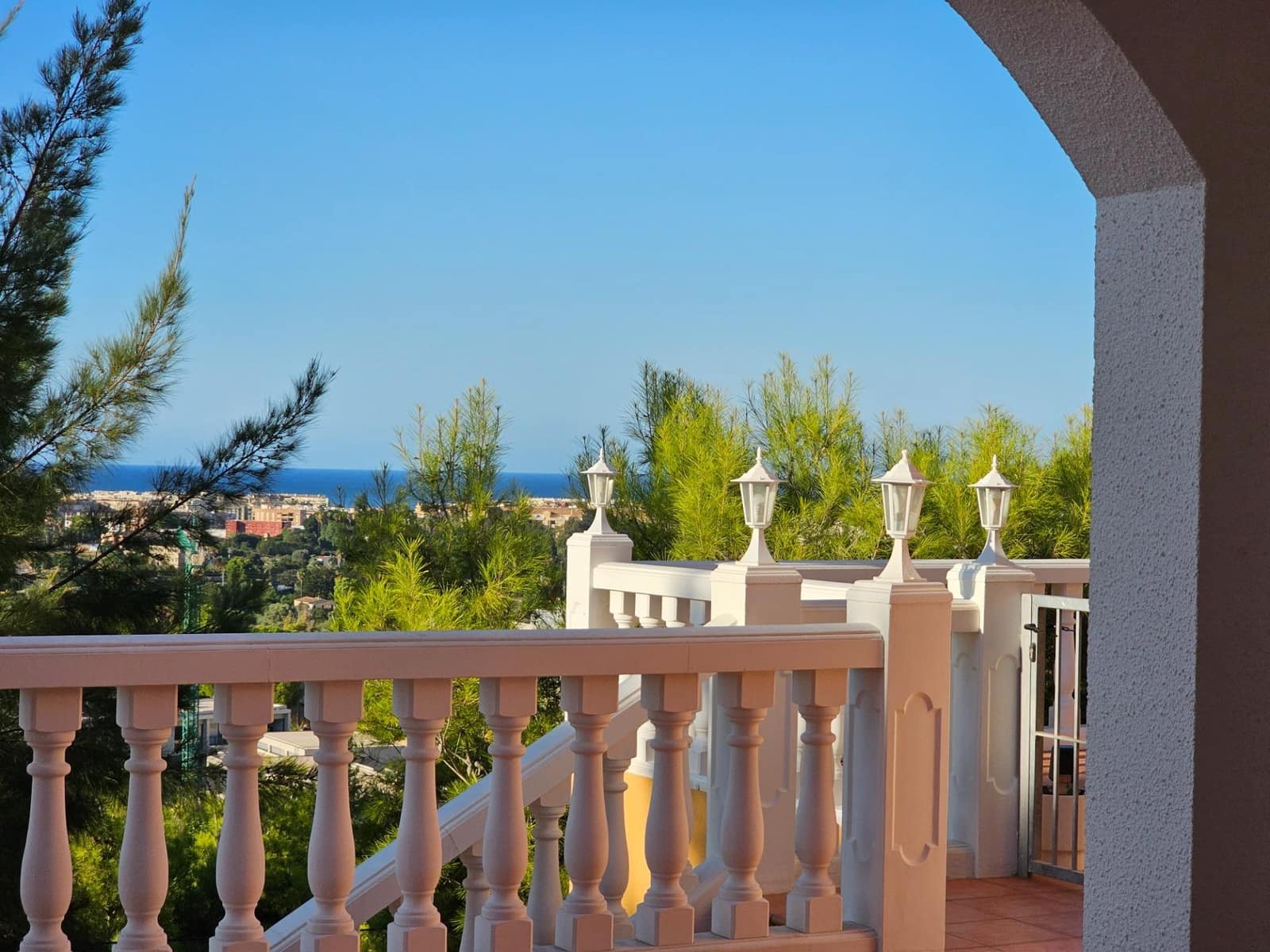 3 sypialnia Dom szeregowy na sprzedaż w Denia z basenem garażem - 500 000 € (Ref: 9282355)