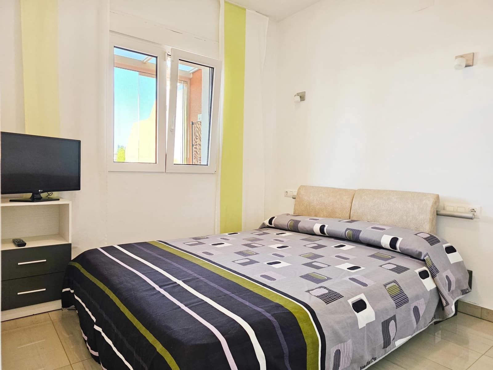 3 slaapkamer Rijtjeshuis te koop in Denia met zwembad garage - € 500.000 (Ref: 9282355)