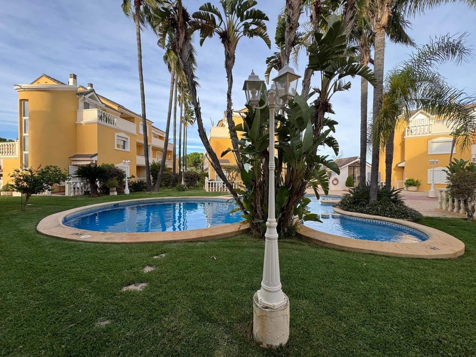 3 sypialnia Dom szeregowy na sprzedaż w Denia z basenem - 479 000 € (Ref: 9341367)