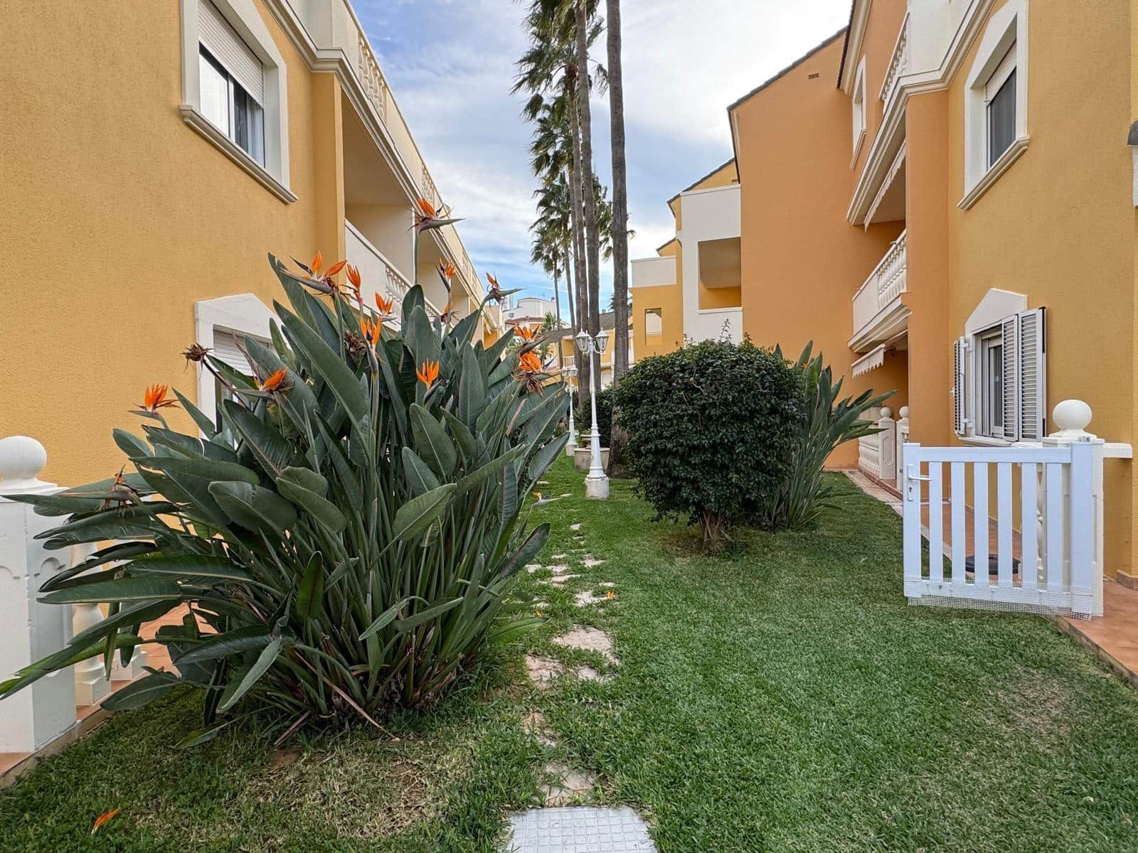 3 sypialnia Dom szeregowy na sprzedaż w Denia z basenem - 439 000 € (Ref: 9341367)