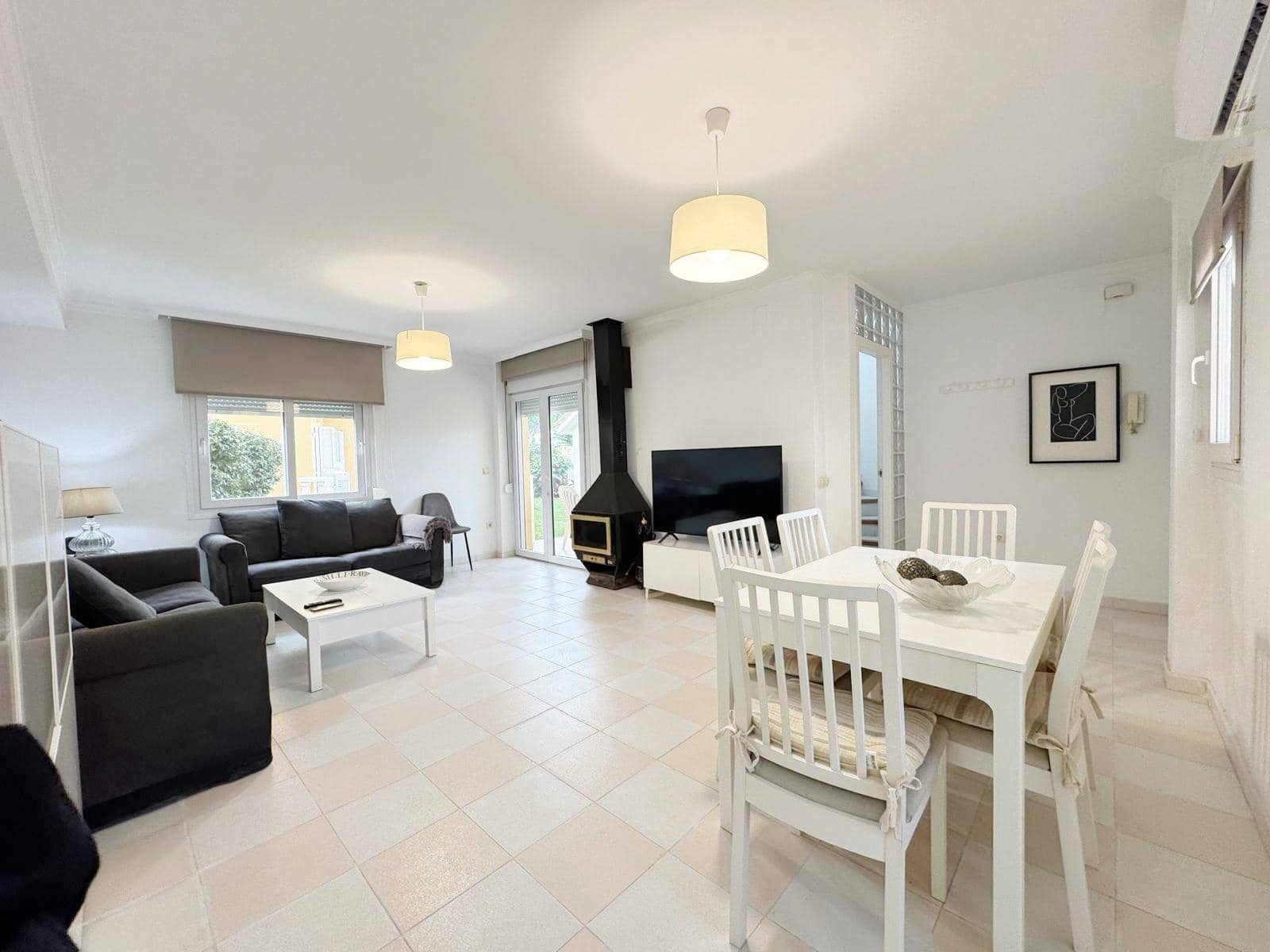 Adosado de 3 habitaciones en Dénia en venta con piscina - 420.000 € (Ref: 9341367)