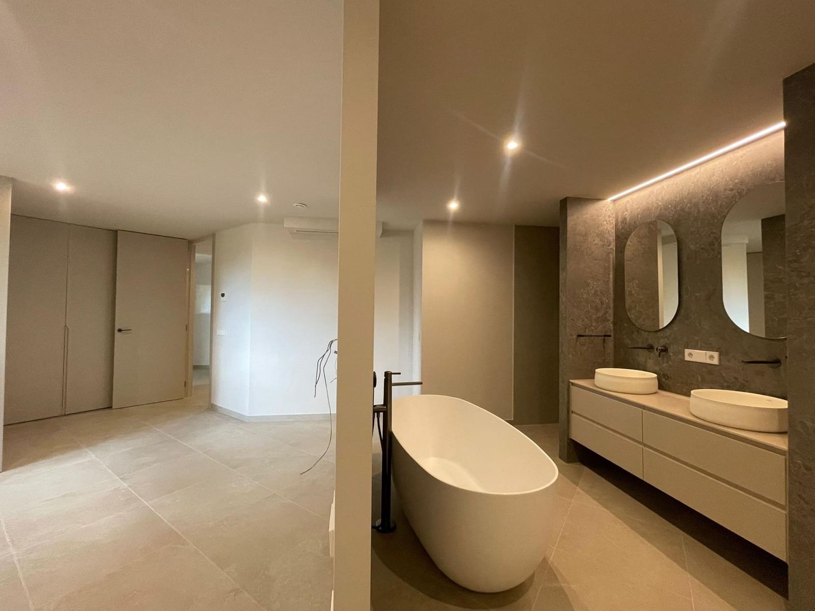 5 sypialnia Willa na sprzedaż w Calpe / Calp z basenem garażem - 1 550 000 € (Ref: 9349385)