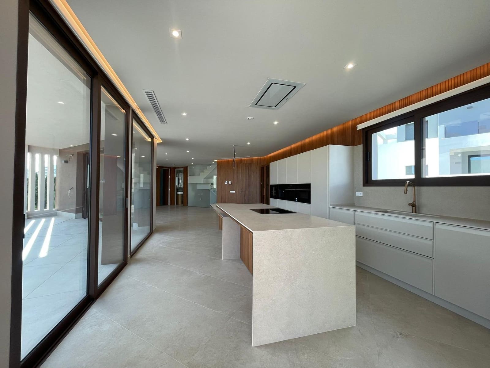 5 quarto Moradia para venda em Calpe / Calp com piscina garagem - 1 550 000 € (Ref: 9349385)