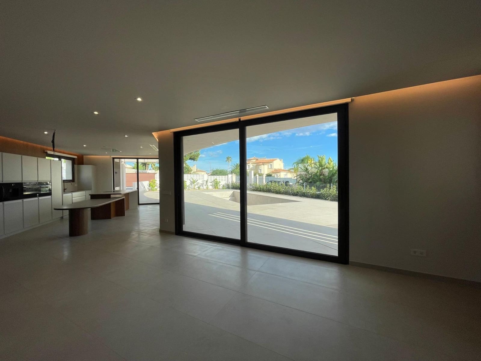 5 bedroom Villa for sale in Calpe / Calp with pool garage - € 1,550,000 (Ref: 9349385)