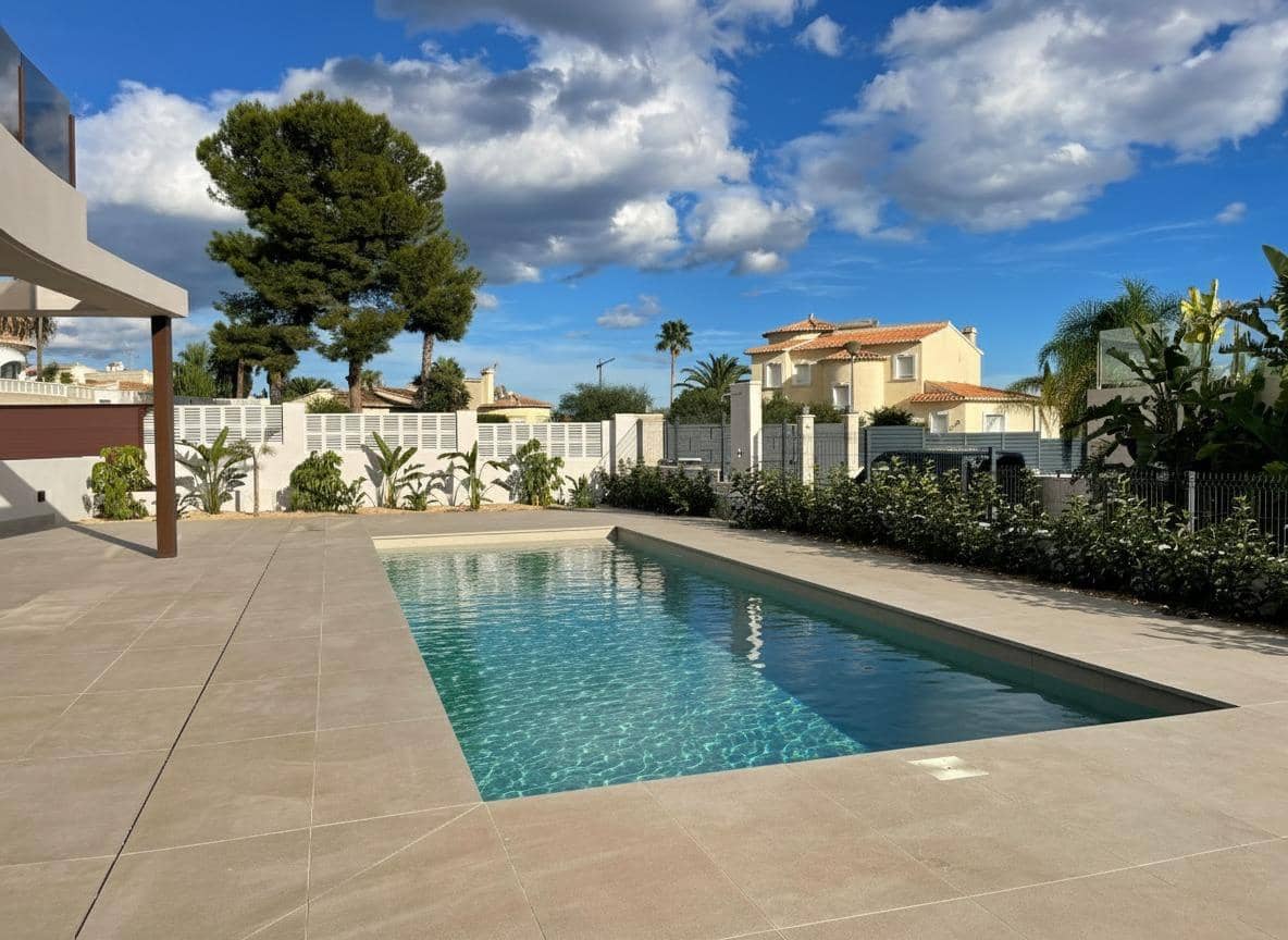 5 Zimmer Villa zu verkaufen in Calpe / Calp mit Pool Garage - 1.550.000 € (Ref: 9349385)