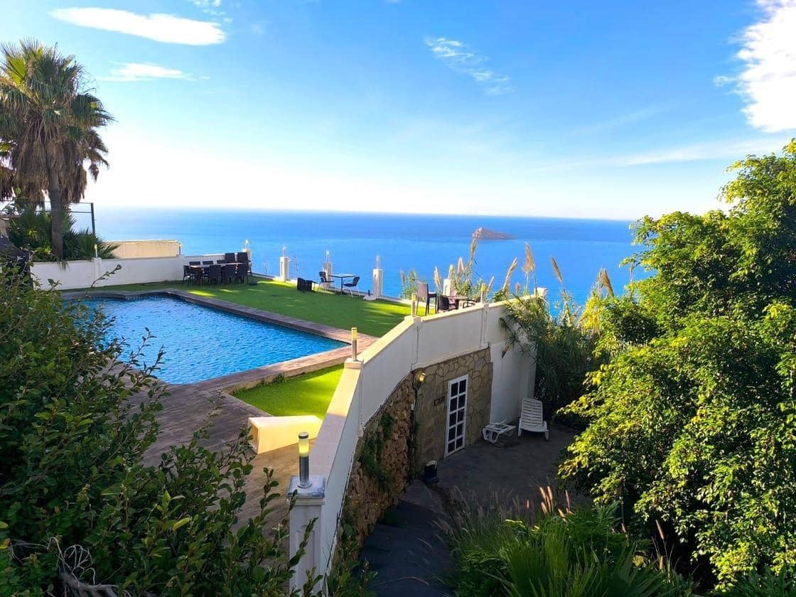 8 bedroom Villa for sale in Benidorm with pool garage - € 2,350,000 (Ref: 9391091)