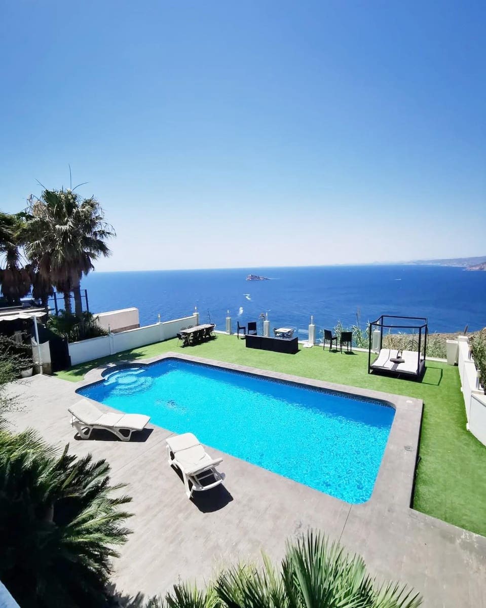 8 bedroom Villa for sale in Benidorm with pool garage - € 1,970,000 (Ref: 9391091)