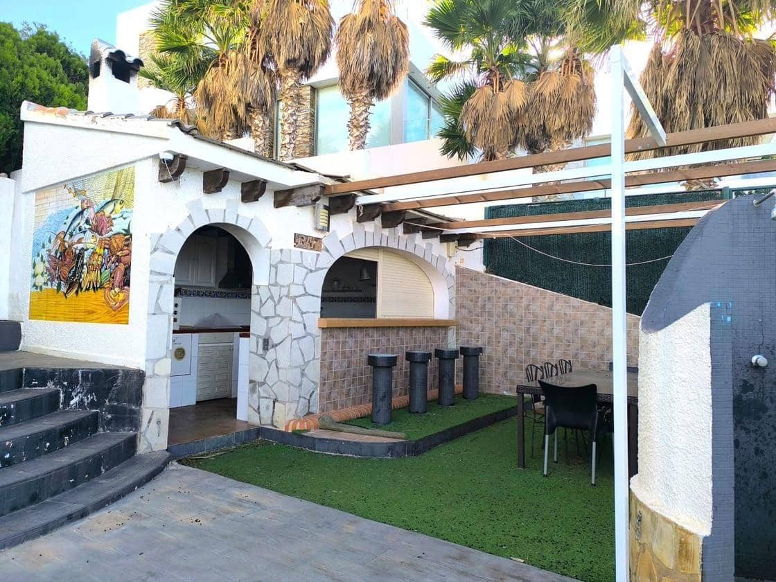 8 bedroom Villa for sale in Benidorm with pool garage - € 1,970,000 (Ref: 9391091)