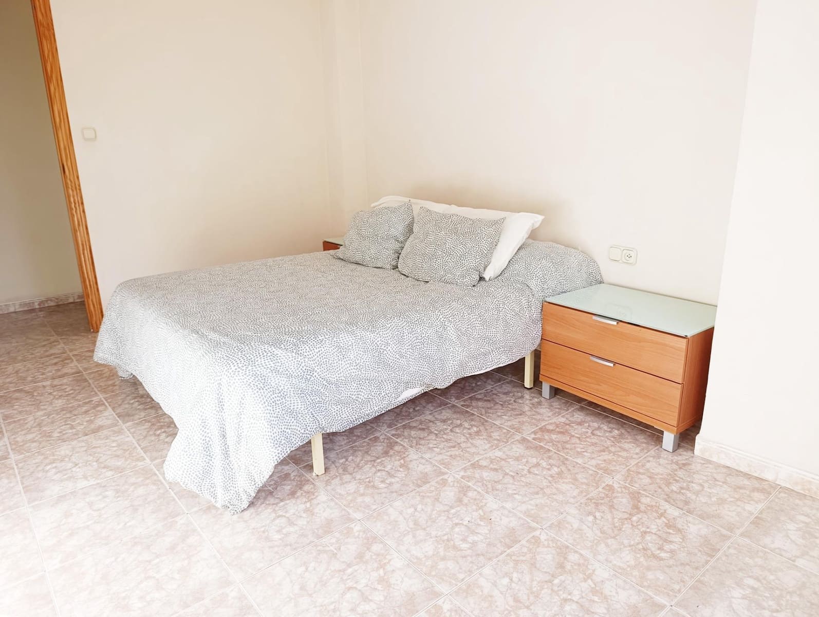 Appartement de 2 chambres à louer à Ondara - 800 € (Ref: 9393313)