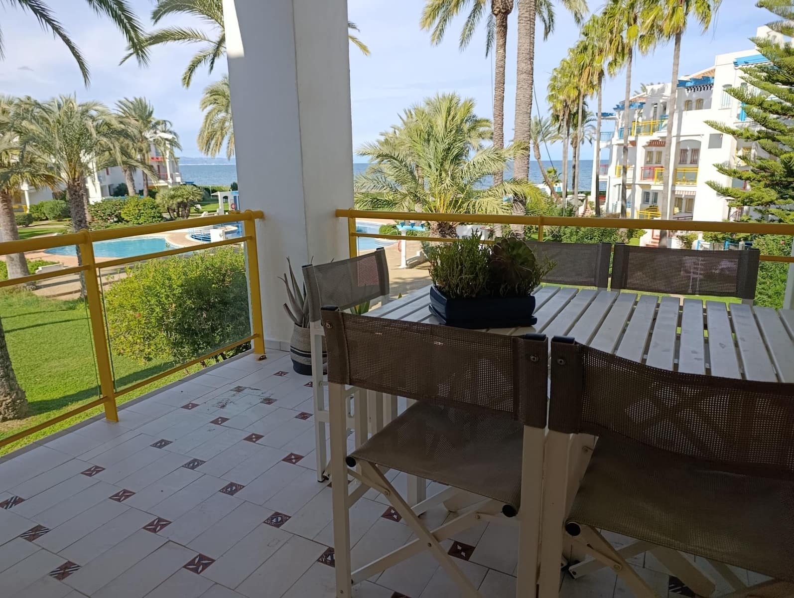 3 soveværelse Lejlighed til leje i Denia med swimmingpool - € 950 (Ref: 9396185)
