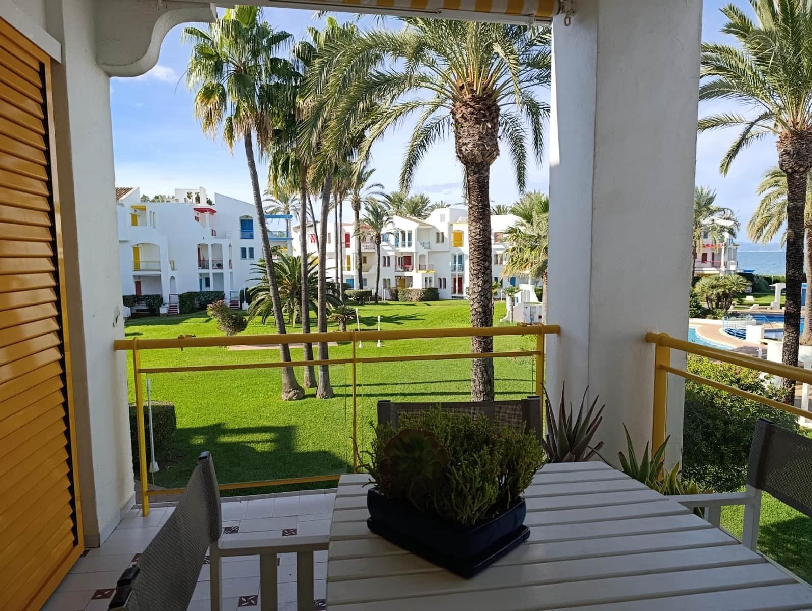Appartement de 3 chambres à louer à Denia avec piscine garage - 1 000 € (Ref: 9396185)