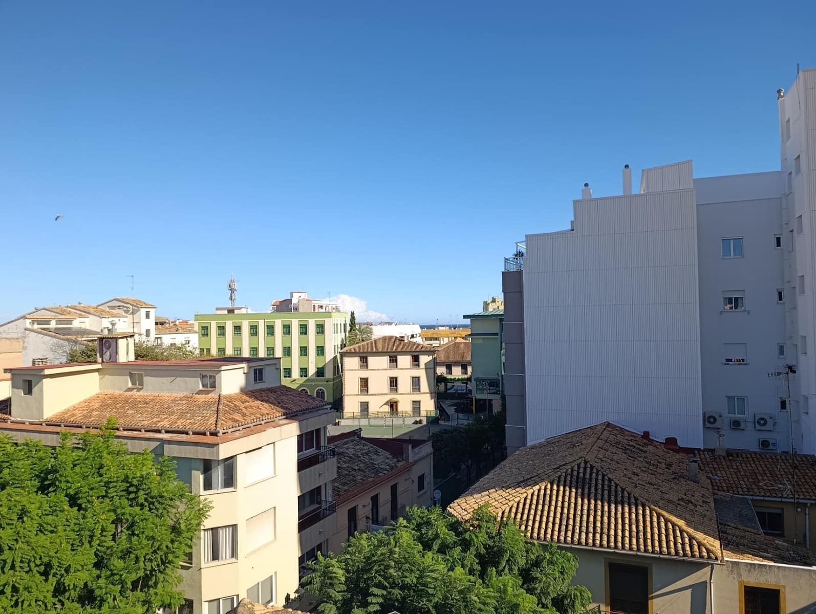 3 bedroom Penthouse for rent in Denia - € 1,200 (Ref: 9398639)