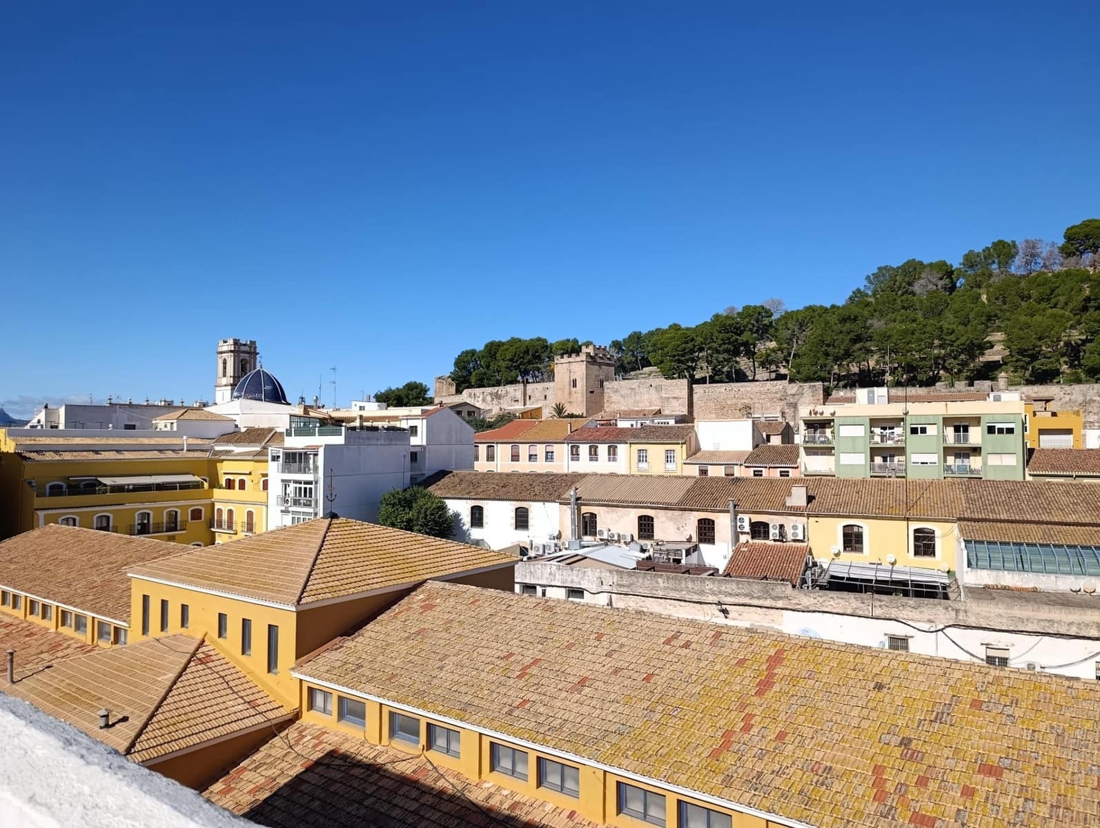 3 Zimmer Penthouse zu vermieten in Denia - 1.150 € (Ref: 9398639)