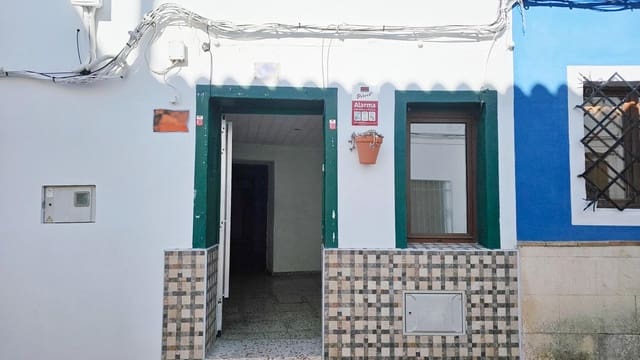 5 bedroom Townhouse for sale in El Puerto, Dénia - € 280,000 (Ref: 9406572)