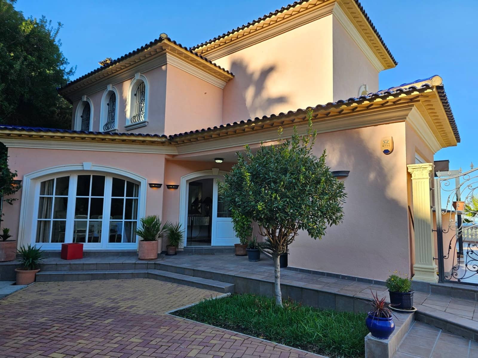 5 Zimmer Villa zu verkaufen in La Sella mit Pool Garage - 1.499.000 € (Ref: 9417976)