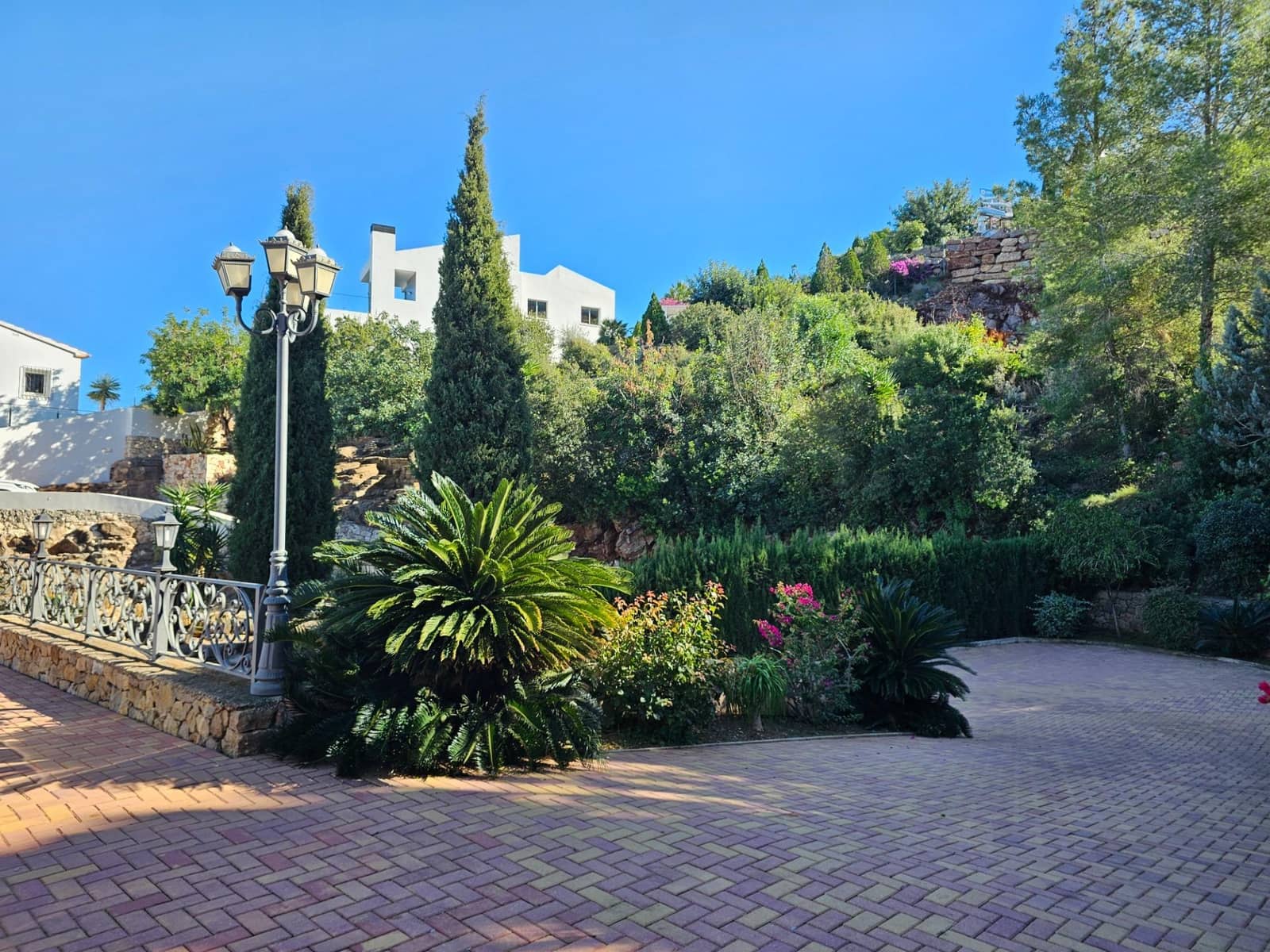 5 Zimmer Villa zu verkaufen in La Sella mit Pool Garage - 1.499.000 € (Ref: 9417976)