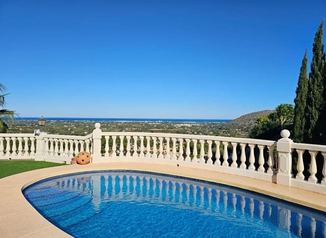 5 quarto Moradia para venda em La Sella com piscina garagem - 1 499 000 € (Ref: 9417976)