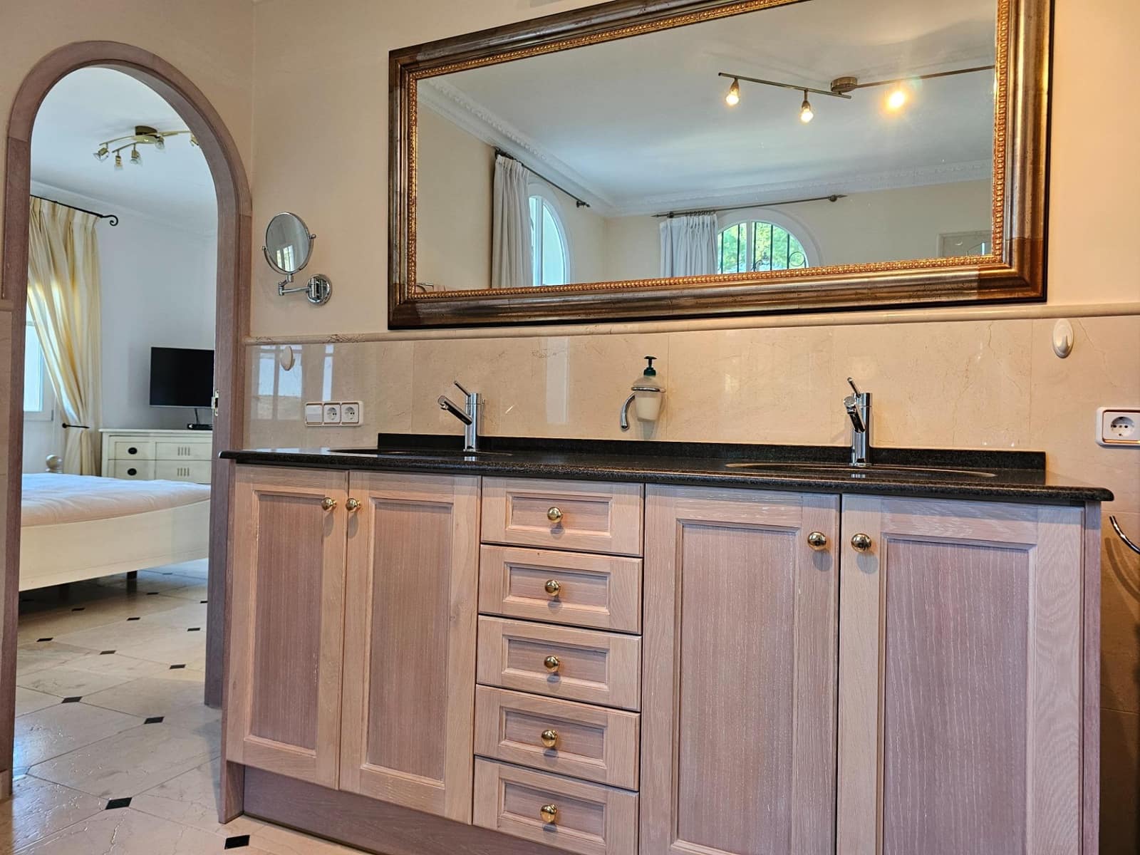 5 sypialnia Willa na sprzedaż w La Sella z basenem garażem - 1 499 000 € (Ref: 9417976)