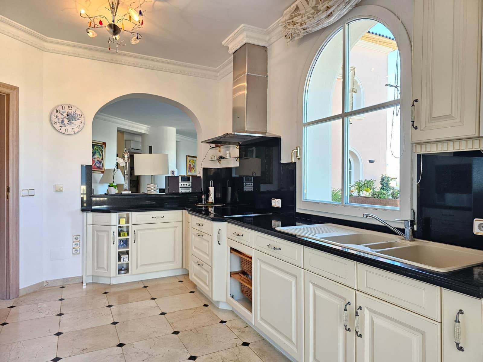 5 quarto Moradia para venda em La Sella com piscina garagem - 1 499 000 € (Ref: 9417976)