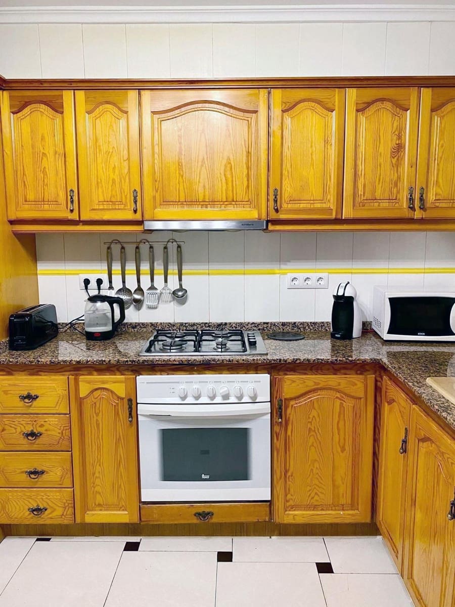 3 bedroom Flat for sale in Denia - € 186,000 (Ref: 9422277)