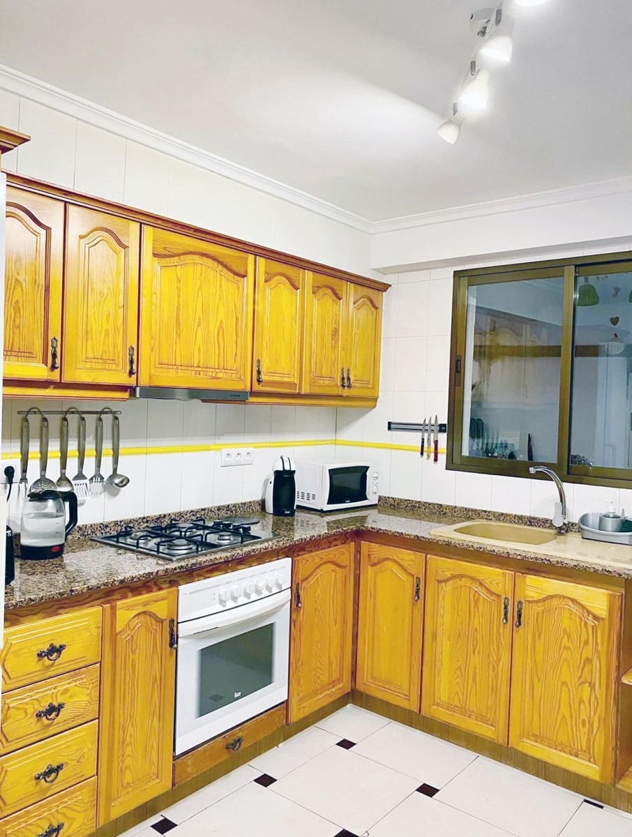 Piso de 3 habitaciones en Dénia en venta - 185.000 € (Ref: 9422277)