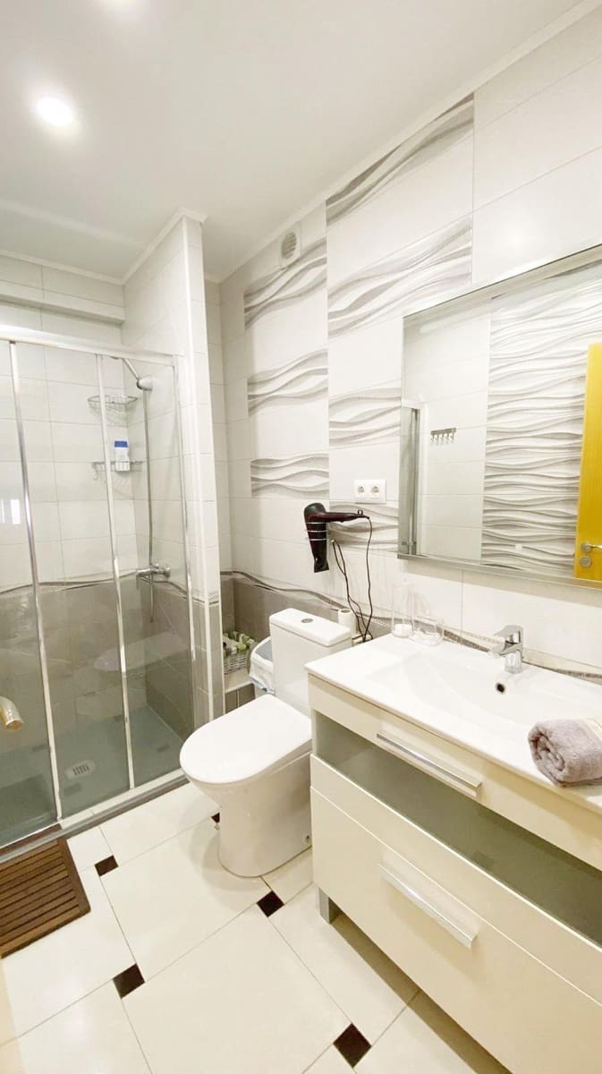 Piso de 3 habitaciones en Dénia en venta - 185.000 € (Ref: 9422277)